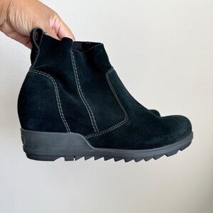 Sorel Evie Wedge Boots Black Suede 10.5